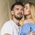 Дерматолог дала совет целующимся с небритыми мужчинами женщинам